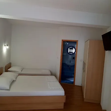 Apartmán Family Friendly Seaside Apartments Gradac, Makarska - 13259 Gradac (Split-Dalmatia)