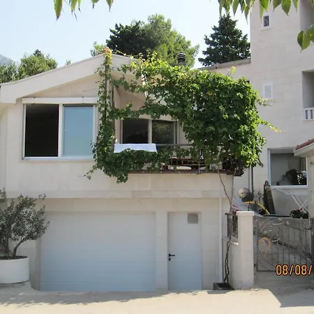 Family Friendly Seaside Apartments Gradac, Makarska - 13259 Apartmán *